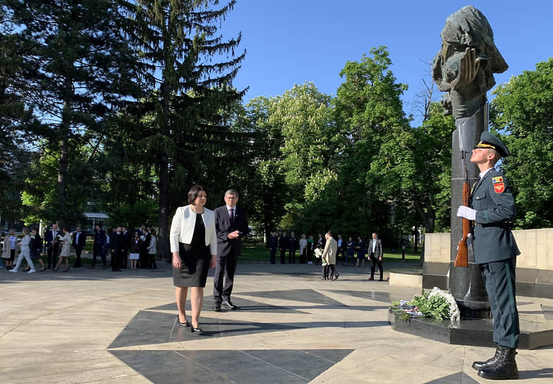  Премьер Молдавии Наталья Гаврилица и спикер парламента Игорь Гросу