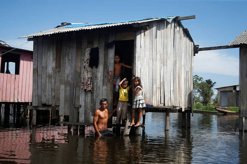 Ирандуба, Бразилия. Последствия подъема реки Риу-Негру