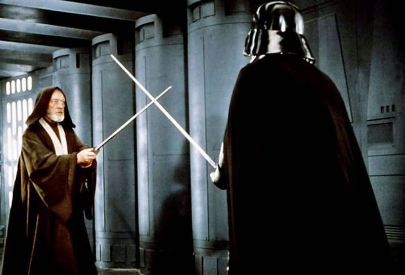 Алек Гиннесс в образе Оби-Вана и Дэвид Проуз в образе Дарта Вейдера на съемках 