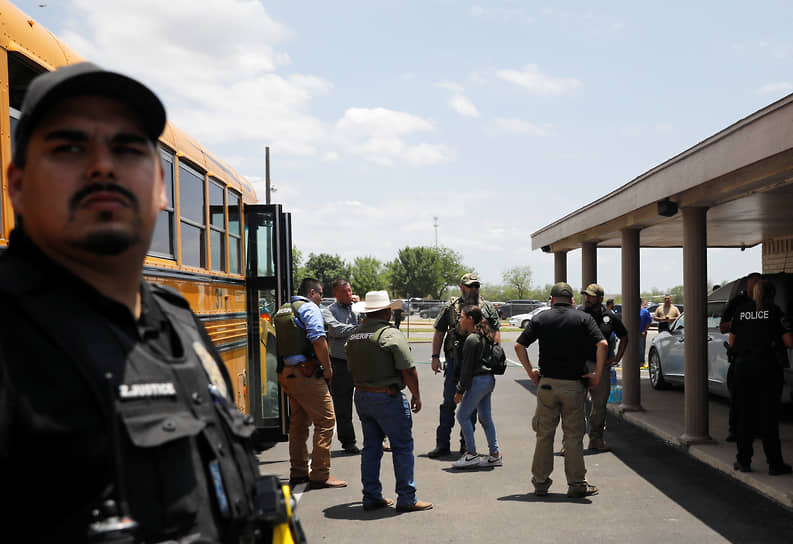 Школа Робб в Увальде (Техас) стала местом одного из самых кровавых нападений в истории США