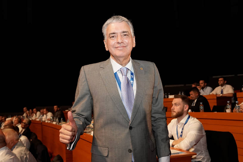 Генеральный секретарь IWF перуанец Хосе Киньонес