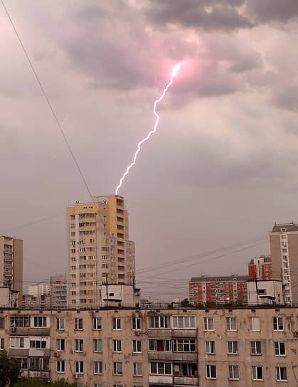 Москва во время урагана 10 июля 2022 года