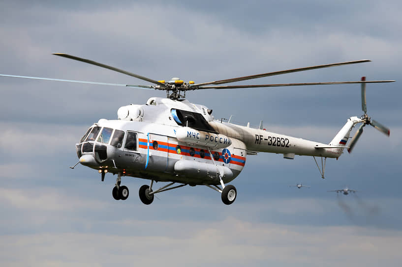 Вертолет МИ-8 МЧС России