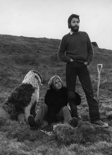 Ферму в Шотландии Пол Маккартни купил по совету бухгалтера The Beatles Гарри Пинскера, чтобы сэкономить на налогах. Линда Маккартни вспоминала, что во время первой совместной поездки на ферму Марта, ранее жившая в Лондоне, впервые в жизни увидела овец и была потрясена этим