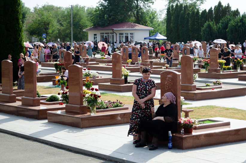 Вахта памяти по погибшим на мемориальном кладбище «Город ангелов»
