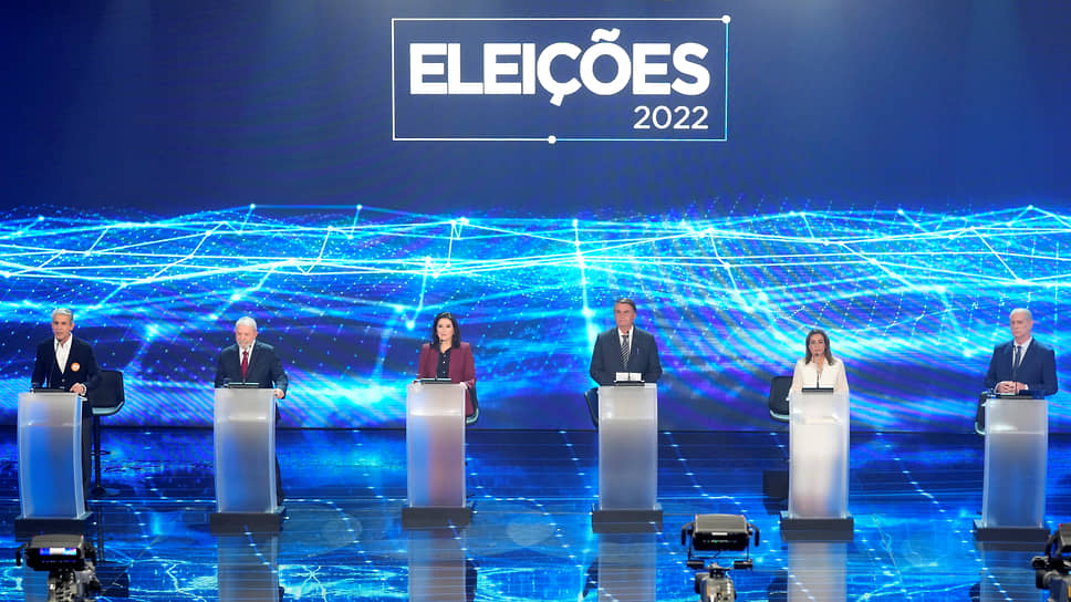 Кандидаты в президенты Бразилии во время предвыборных дебатов. Слева направо: Фелипе Д'Авила, Луис Инасио Лула да Силва, Симоне Тебет, Жаир Болсонару, Сорайя Тронике и Сиру Гомеса 
