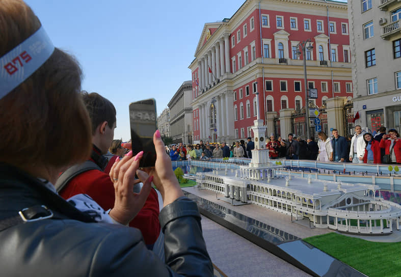 В зоне «Водная артерия Москвы» разместили макет Северного речного вокзала