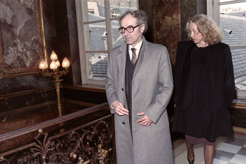 Жан-Люк Годар был трижды женат. Последней супругой была сценарист, режиссер и продюсер Анн-Мари Мьевиль, соавтор ряда его фильмов. Пара жила в собственном доме в городе Ролле в швейцарском кантоне Во