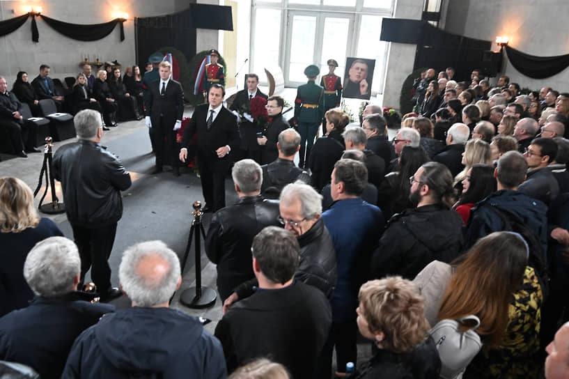 Церемония прощания с главным редактором «Комсомольской правды» Владимиром Сунгоркиным в похоронном доме «Троекурово»
