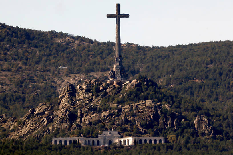 Вид на Долину павших, где до октября 2019 года покоился Франсиско Франко