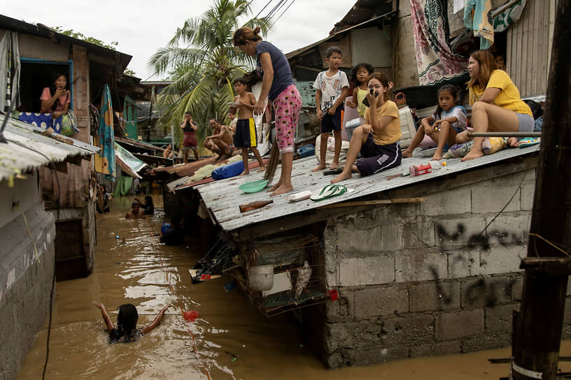Сан-Мигель, Филиппины. Последствия наводнения из-за тайфуна Нору