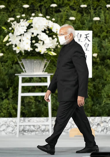 Премьер-министр Индии Нарендра Моди на церемонии прощания с Синдзо Абэ