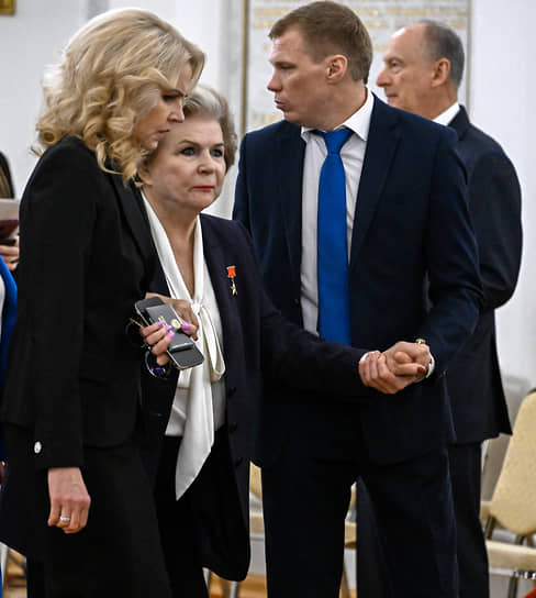 Вице-премьер России Татьяна Голикова (слева) и депутат Госдумы Валентина Терешкова