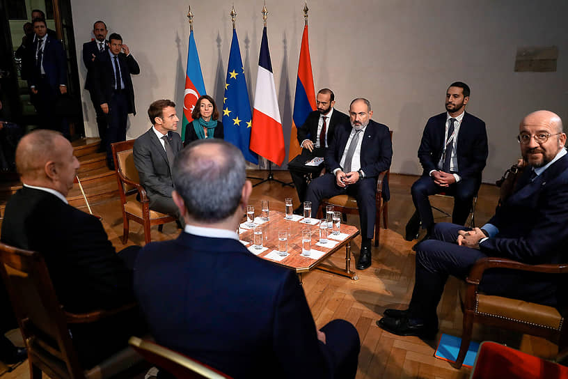 Встреча премьер-министра Армении Никола Пашиняна, президента Азербайджана Ильхама Алиева, президента Франции Эмманюэля Макрона и главы Евросовета Шарля Мишеля