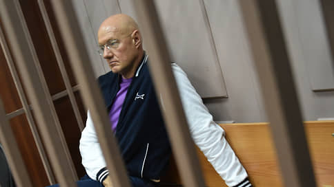 Взятки крымских чиновников обернулись сроком // Бывший вице-премьер Крыма Виталий Нахлупин и его подопечный получили по восемь лет колонии