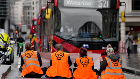«Просто остановите нефть» // Активисты заблокировали движение в Лондоне