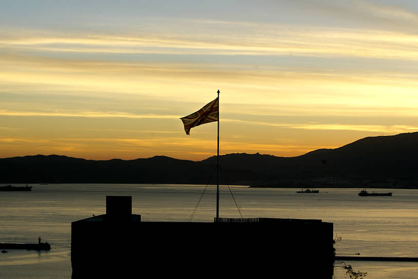 Великобритания выступает против с перспективой размещения в Гибралтаре испанских силовиков в случае его присоединения к шенгенской зоне