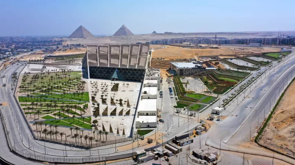 Великий египетский музей в Гизе, когда и если он наконец откроется, станет одним из самых больших и современных музеев в мире