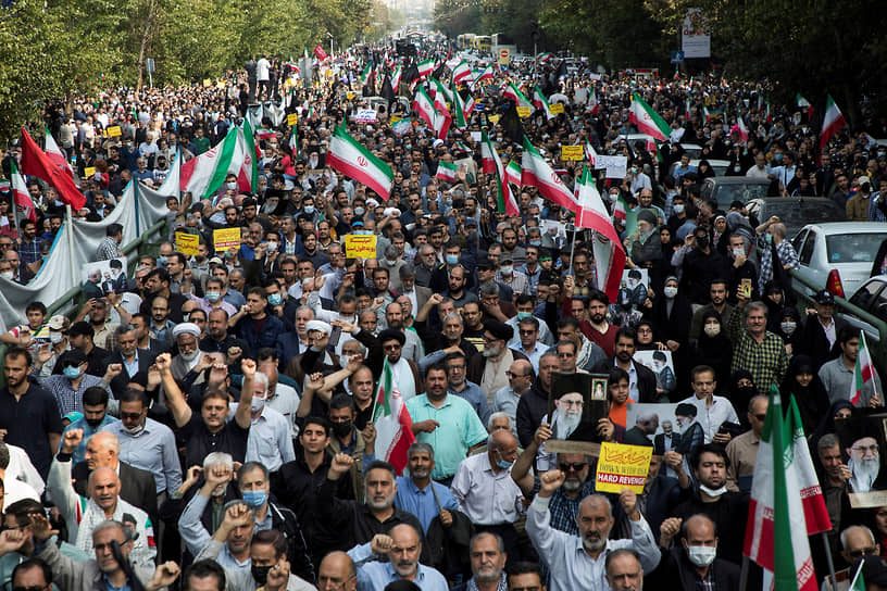 Акция протеста в Иране против теракта в Ширазе и беспорядков в Тегеране