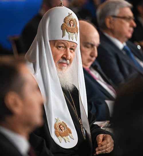 Патриарх Кирилл перестает отделять церковь от государства