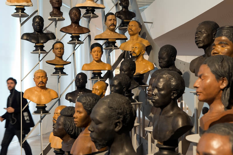 В антропологической коллекции парижского Музея человечества находится более 1000 скелетов и около 18 000 черепов. Возможно, это число в обозримом будущем может уменьшиться