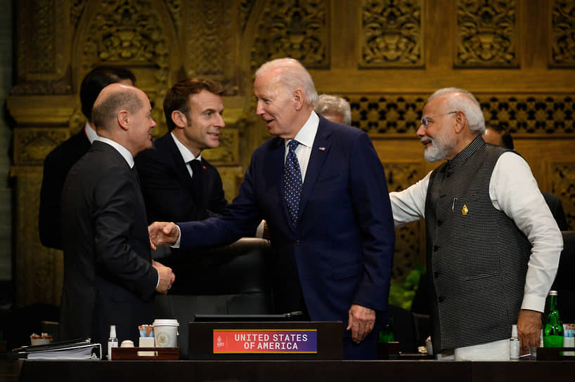 Слева направо: канцлер Германии Олаф Шольц, президент Франции Эмманюэль Макрон, президент США Джо Байден и премьер-министр Индии Нарендра Моди перед рабочим совещанием по продовольственной и энергетической безопасности
