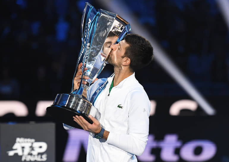 Победитель Nitto ATP Finals Новак Джокович