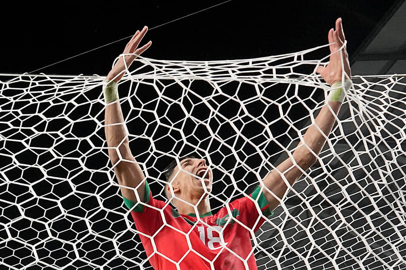 Марокканский защитник Джавад Эль-Ямик вбежал в ворота после того, как сборная не забила в овертайме