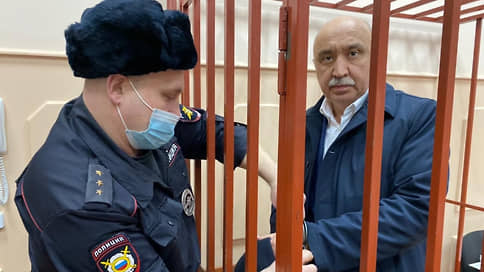 Приобщил, но не отпустил // Мосгорсуд принял документы защиты экс-ректора, но не рассмотрел их по существу
