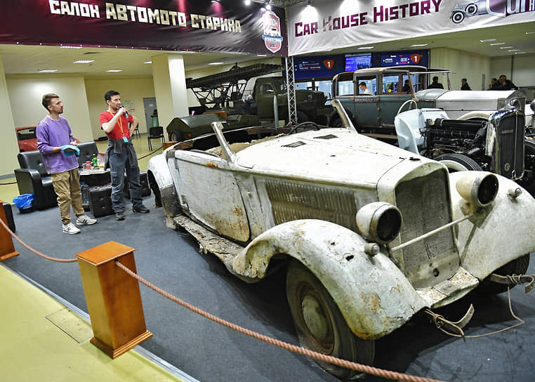 В рамках салона раритетной техники «Автомото старина» был выставлен старинный транспорт из частных коллекций и музеев