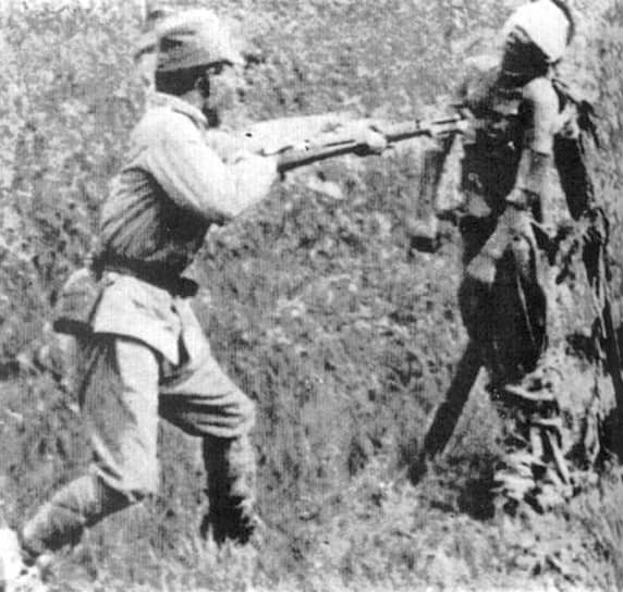Японские солдаты оттачивали на китайских военных и мирных жителях приемы штыкового боя