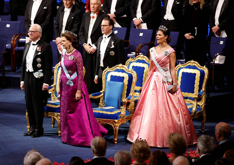Король Швеции Карл XVI (слева) с семьей