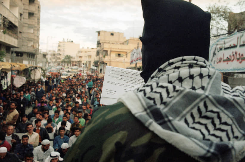В августе 1988 года принят программный документ — Исламская хартия, целью «Хамаса» провозглашено создание исламского палестинского государства «от Средиземноморья до реки Иордан»