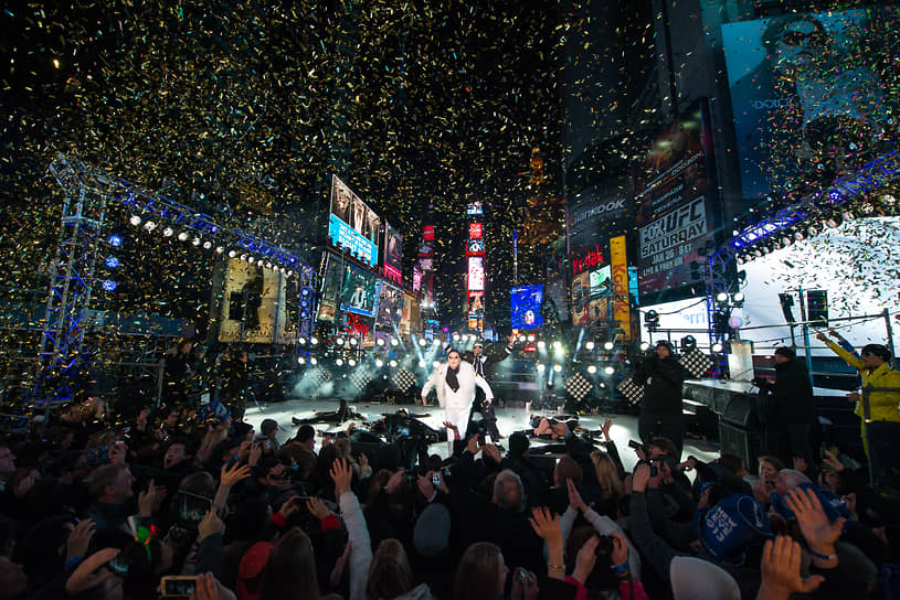 Самый удачный в его жизни год Сай провожал на Таймс-сквер в Нью-Йорке, вместе с миллионом слушателей