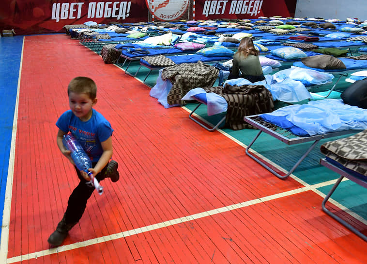 Пункт временного размещения для эвакуированных граждан ДНР в таганрогской школе