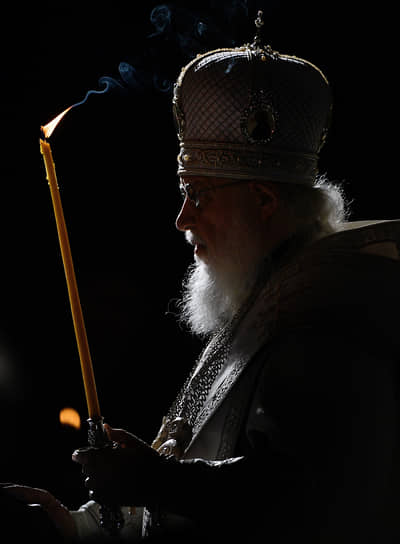 Патриарх Московский и всея Руси Кирилл во время отпевания председателя ЛДПР Владимира Жириновского