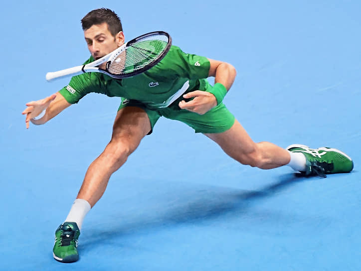 Сербский теннисист Новак Джокович на итоговом турнире ATP в Турине