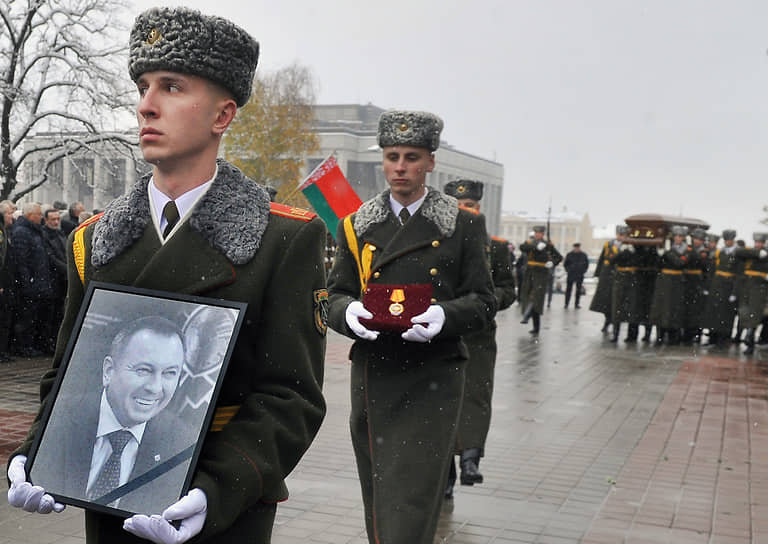 26 ноября умер министр иностранных дел Белоруссии Владимир Макей&lt;br>Заметность: 568