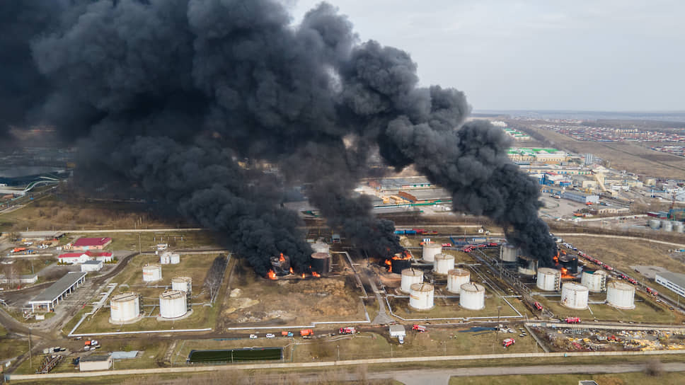Пожар на нефтебазе «Роснефти» в Белгороде после авиаудара ВСУ