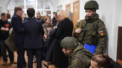 Встать, суд уходит // Разбирательства по делам военных в новых регионах перешли под юрисдикцию Крыма и Ростова