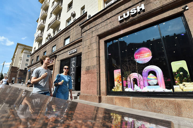 Британские магазины косметики Lush работали на российском рынке 21 год. После их закрытия совладелец российского подразделения Дмитрий Азаров запустил похожий проект 
