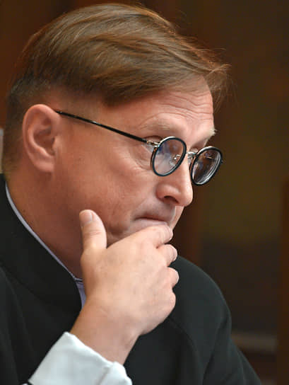 27 сентября судья Конституционного суда Константин Арановский досрочно подал в отставку
