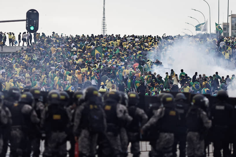 Во время беспорядков бразильская полиция задержала около 200 человек. Им грозит до 12 лет тюрьмы