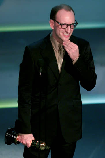 С фильмом «Траффик» (2000) Содерберг стал лауреатом премии «Оскар» в категории «Лучший режиссер». В том же году статуэтку за лучшую женскую роль получила Джулия Робертс, которая сыграла главную героиню в картине Содерберга «Эрин Брокович» (2000)