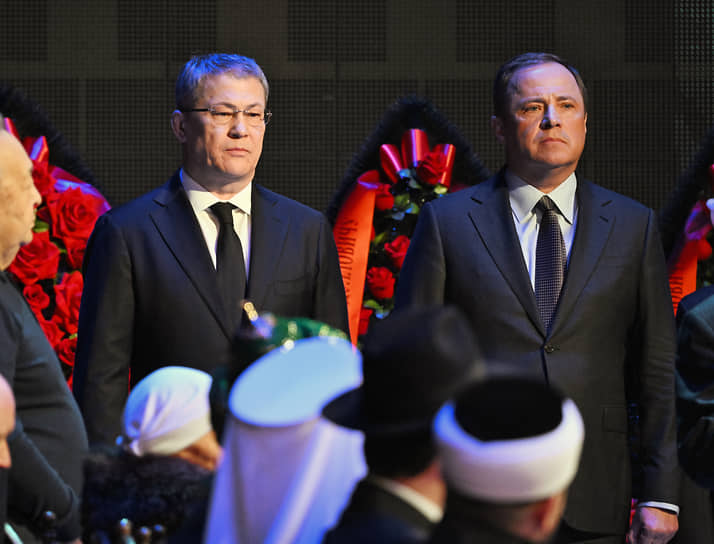 Глава Башкирии Радий Хабиров (слева) и полпред в Приволжском федеральном округе Игорь Комаров на церемонии
