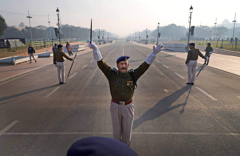 Нью-Дели. Репетиция парада в честь национального праздника Индии — Дня республики