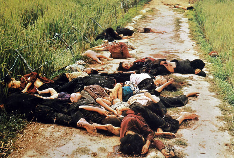 Массовое убийство 504 мирных жителей в деревенской общине Сонгми военнослужащими армии США произошло 16 марта 1968 года. Два дня спустя армейская газета The Stars and Stripes опубликовала статью под заголовком «Американские войска окружили красных, убито 128 человек»