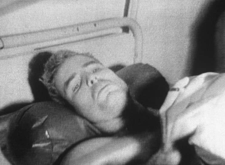 26 октября коммандер Джон Маккейн III (будущий сенатор) вылетел на боевое задание по уничтожению электростанции в Ханое. Его самолет был  подбит, спрыгнувший с парашютом Маккейн чуть не утонул, был взят в плен и доставлен в «Ханойский Хилтон», где провел пять с половиной лет