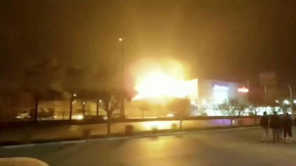 Фрагмент видео, на котором предположительно запечатлен момент взрыва на военном заводе в Исфахане