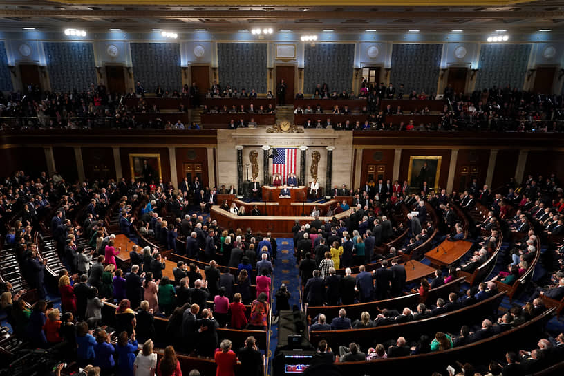 Джо Байден выступает с обращением к Конгрессу США